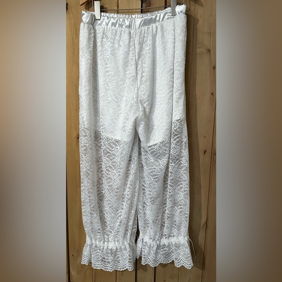 NEW White Lace Bloomer Pants with Built in Shorts. - Picture 5 of 6